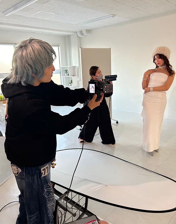 華やかな世界の裏にある、仕事の大変さ